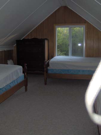 Loft Bedroom 1 (3 beds)