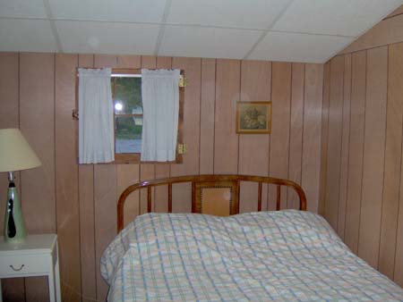 4 Small Cabin Bedroom